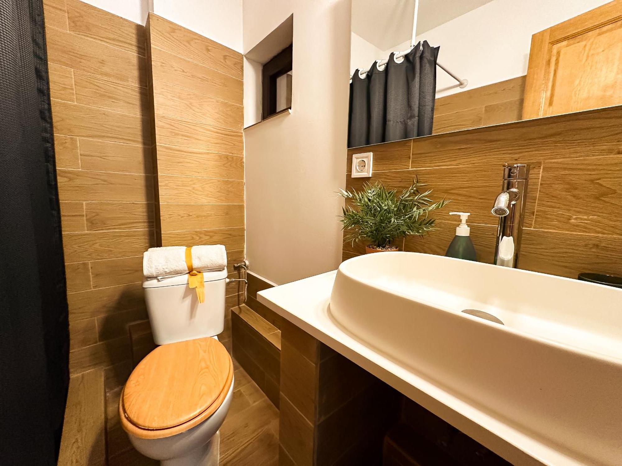 Pluto Central Lux Studio Крайова Екстериор снимка