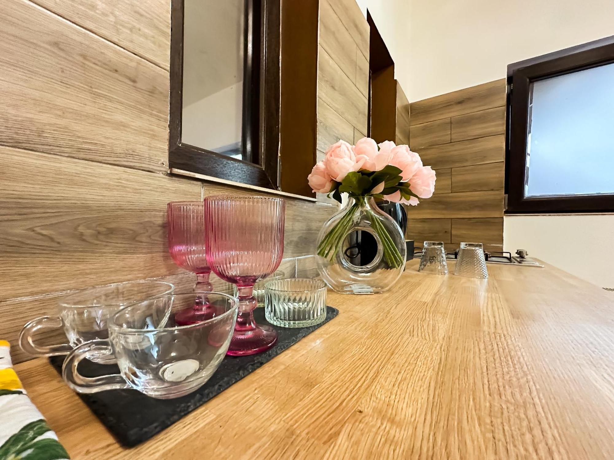 Pluto Central Lux Studio Крайова Екстериор снимка